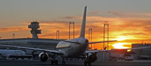 Fiumicino, in fila per i controlli ruba soldi ad un uomo: arrestato grazie alle telecamere