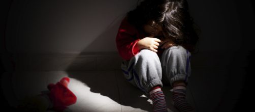 Roma, bimbi trascinati per i capelli e rinchiusi al buio: licenziate 5 maestre d'asilo.