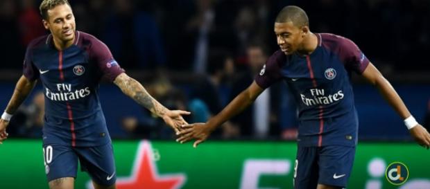 Neymar e Mbappé (Imagem via Youtube) Neymar e Mbappé (Imagem via Youtube)