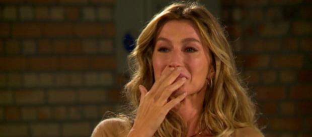 Emocionada, Gisele Bündchen foi às lágrimas (Reprodução/Globo) Emocionada, Gisele Bündchen foi às lágrimas (Reprodução/Globo)