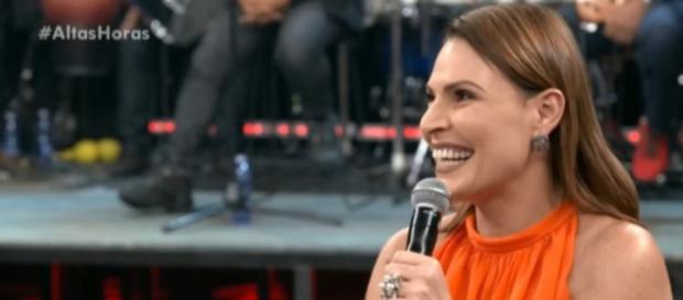 Laura encara pergunta inusitada no Altas Horas (Reprodução/Globo) Laura encara pergunta inusitada no Altas Horas (Reprodução/Globo)