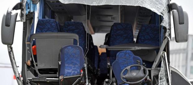 Svizzera, pullman da Genova si schianta vicino a Zurigo: una ... - mediaset.it Svizzera, pullman da Genova si schianta vicino a Zurigo: una ... - mediaset.it
