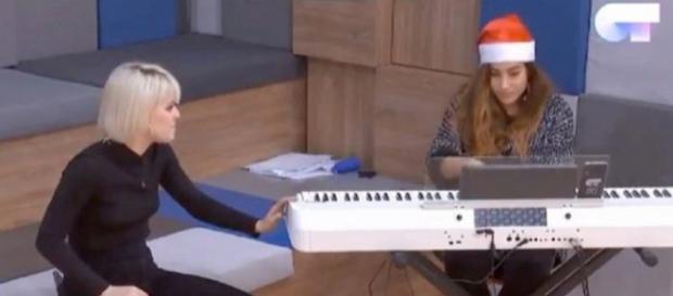 Alba Reche, en el momento de su queja, hablando con Julia. / YouTube Alba Reche, en el momento de su queja, hablando con Julia. / YouTube
