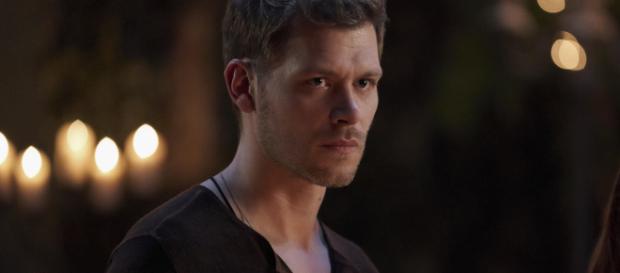 Klaus Mikaelson, o hibrido original - (Foto TV Guide) Klaus Mikaelson, o hibrido original - (Foto TV Guide)
