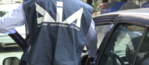 Estorsioni per favorire i casalesi: perquisizioni e arresti affiliati al clan di camorra