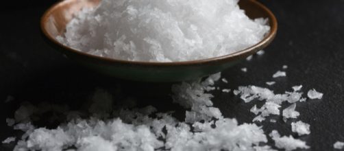 Studio australiano mette in guardia: 'Una dieta ricca di sale riempie le ossa di buchi'