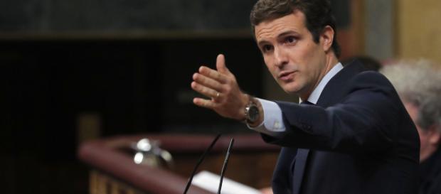 Acusado Pedro Sánchez por Pablo Casado de gobernar en contra de la constitución Acusado Pedro Sánchez por Pablo Casado de gobernar en contra de la constitución