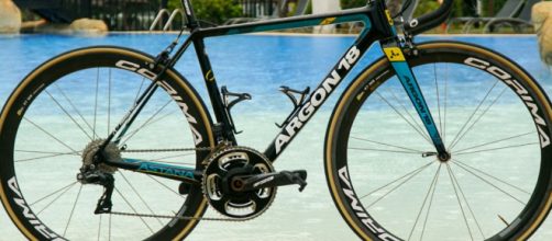 La bicicletta Argon 18 usata dai corridori della Astana