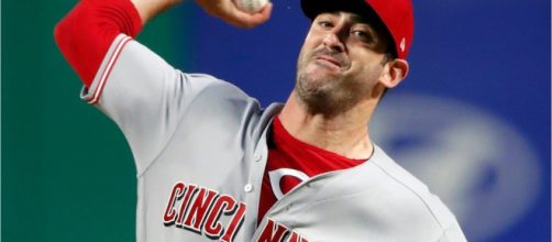 Matt Harvey is signed by the LA Angels. [Image Credit] Wochit Entertainment - YouTube