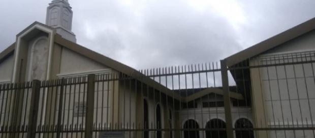 Homem invadiu igreja e esfaqueou fiéis. (foto reprodução). Homem invadiu igreja e esfaqueou fiéis. (foto reprodução).