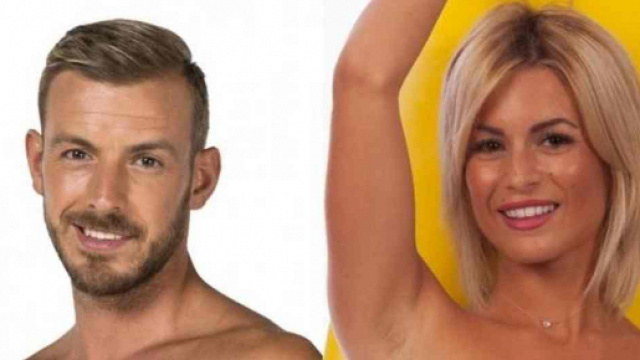 Les Marseillais en Asie : Carla et Julien Bert très proches lors d'un shooting photo au Cambodge.