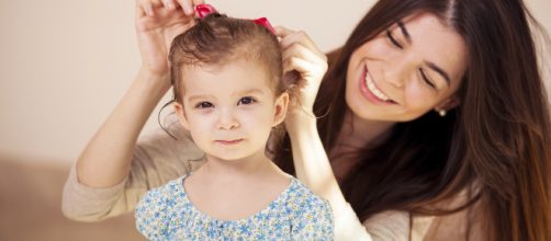 Annunci lavoro offerte a Napoli e limitrofi per un operaio, una commessa e una baby-sitter.