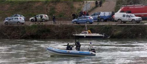 Roma, mamma si lancia nel Tevere con le sue due gemelle di 5 mesi