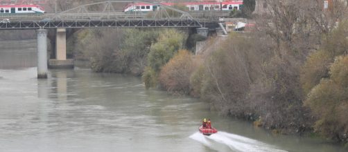 Sul Tevere all'altezza di ponte Marconi è stato trovato il corpo della mamma suicida. Si cercano le figlie, due gemelline di sei mesi.