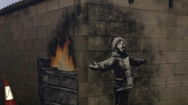 Banksy denuncia l'inquinamento. Fonte immagine: Rai News