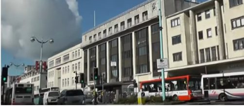 Driving on Kinterbury Street, St Andrew's Cross, Royal Parade & Derry's Cross, Plymouth, England. [Image source/Mike Fairman YouTube video]