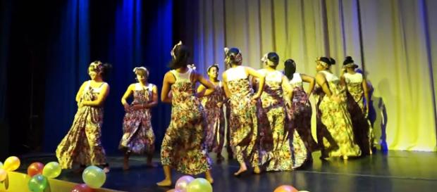 danse traditionnelle Malgache"Mgodro" Moscow 2016 - video dailymotion - dailymotion.com danse traditionnelle Malgache"Mgodro" Moscow 2016 - video dailymotion - dailymotion.com