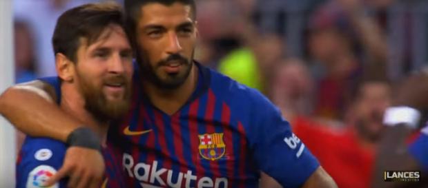 Leo Messi e Suárez (Imagem via Youtube) Leo Messi e Suárez (Imagem via Youtube)