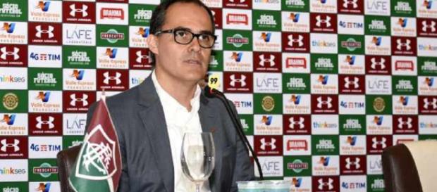 Pedro Abad se livra de impechment, mas irá propor eleições antecipadas no Flu (Foto: Lancepress). Pedro Abad se livra de impechment, mas irá propor eleições antecipadas no Flu (Foto: Lancepress).