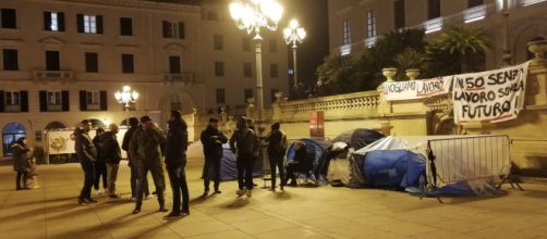 Sassari, quinta notte in tenda per gli ex dipendenti Ats e Aou - Fonte: Pietro Serra