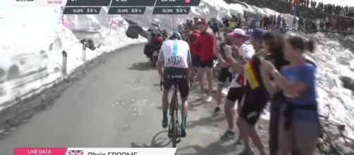 Chris Froome all'attacco al Giro d'Italia.