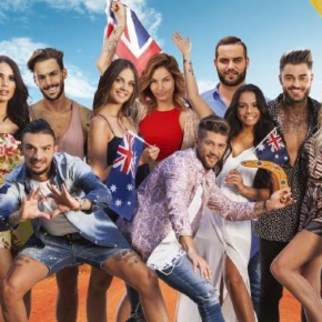Les candidats de télé-réalité fêtent noël