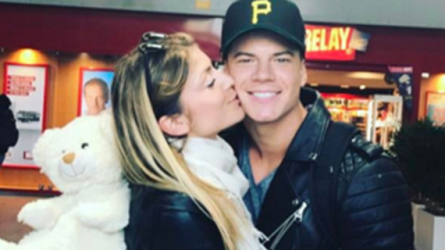 PHOTO Adrien (Les Princes de L'Amour) pose complètement nu, sa ... - voici.fr