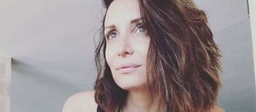 Alessandra Pierelli racconta la sua vita accanto al marito e ai figli.