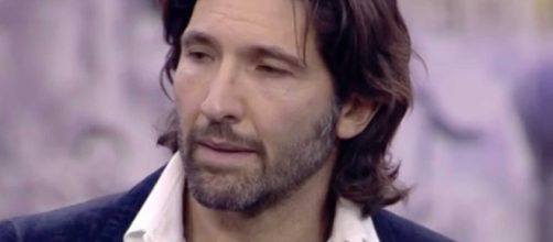Walter Nudo offeso da Francesco Facchinetti