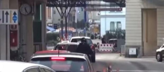 Arrivati in Italia gli automobilisti svizzeri cambiano comportamenti Arrivati in Italia gli automobilisti svizzeri cambiano comportamenti