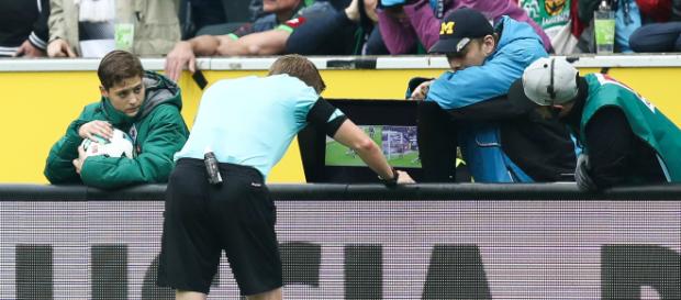 Ligue 1 adopts VAR from next season Ligue 1 adopts VAR from next season