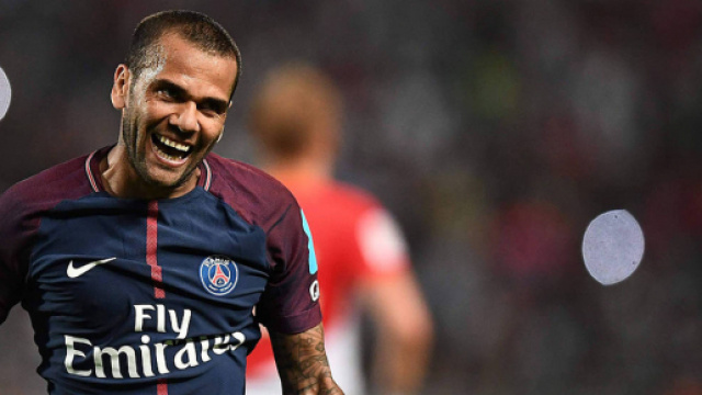 PSG : Dani Alves tent&eacute; par un d&eacute;part en Premier League