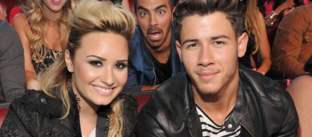 Demi Lovato se molesta con Nick Jonas por no invitarla a su boda Demi Lovato se molesta con Nick Jonas por no invitarla a su boda