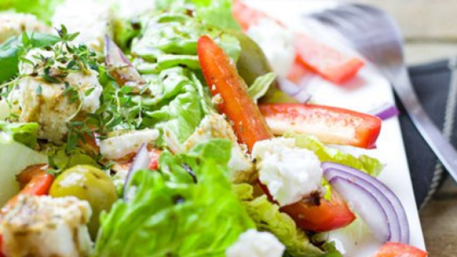 I cinque consigli dell'Organizzazione Mondiale della Sanità per seguire una dieta sana ed equilibrata. (Canva)