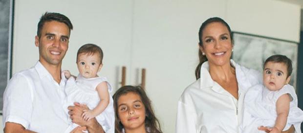 Daniel Cady e Ivete Sangalo com os filhos, Marcelo, Helena e Marina Daniel Cady e Ivete Sangalo com os filhos, Marcelo, Helena e Marina