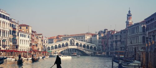 Venezia, arriva il ticket per turisti mordi e fuggi: l'importo varierà in base al periodo