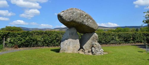 The Proleek Dolmen, located on a golf course in Ireland, one of several unusual attractions to visit. [Image DarranRaff/Wikimedia]