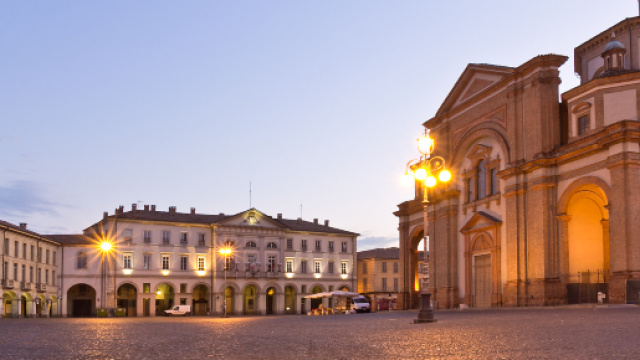 Giallo a Voghera: dodicenne cade dal balcone di casa e muore