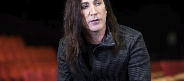 Manuel Agnelli alla sua ultima edizione di X Factor ( da DiLei ) Manuel Agnelli alla sua ultima edizione di X Factor ( da DiLei )