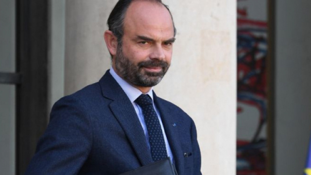 Gilets jaunes : Édouard Philippe annonce le gel des taxes sur les carburants