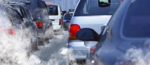 Nuove tasse per auto le inquinanti e incentivi per le auto elettriche: le novità nella manovra