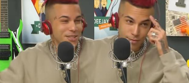 Sfera Ebbasta durante l'intervista a Radio Dejay Sfera Ebbasta durante l'intervista a Radio Dejay