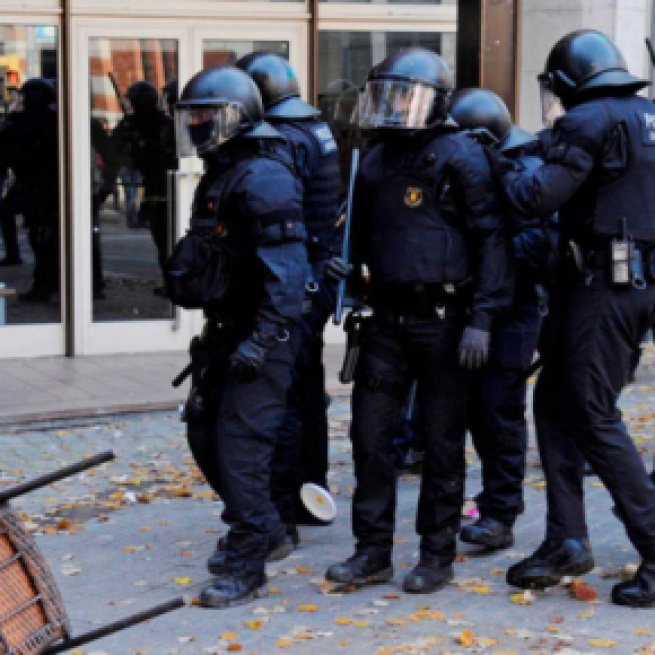 Mossos en la manifestación. Foto: RTVE