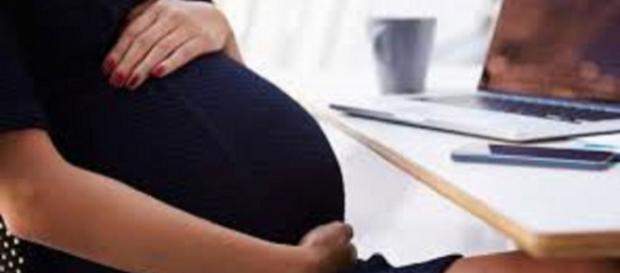 Congedo maternità, al lavoro fino al nono mese Congedo maternità, al lavoro fino al nono mese