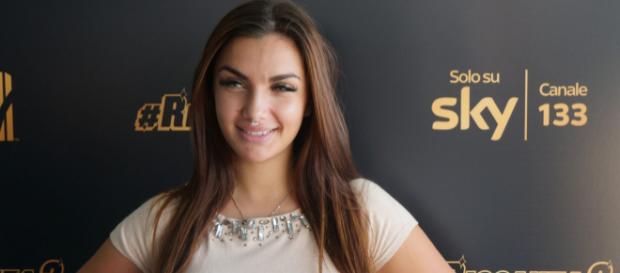 Elettra Lamborghini: la cantante ed ereditiera cambia look con una parrucca Elettra Lamborghini: la cantante ed ereditiera cambia look con una parrucca
