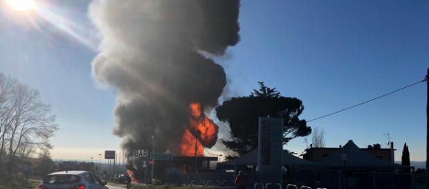 Rieti, esplosione in un distributore: due morti e 18 feriti, sei ... - mediaset.it Rieti, esplosione in un distributore: due morti e 18 feriti, sei ... - mediaset.it