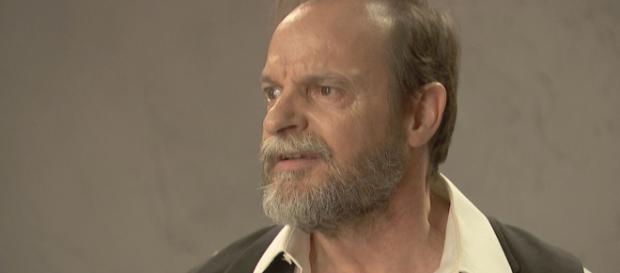Trame, Il Segreto: Raimundo scompare nel nulla dopo aver pedinato Fernando Trame, Il Segreto: Raimundo scompare nel nulla dopo aver pedinato Fernando