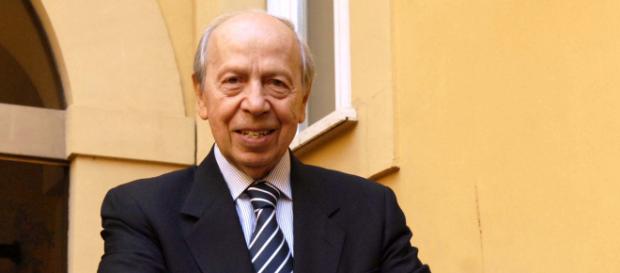 Lamberto Dini, ex Presidente del Consiglio. Lamberto Dini, ex Presidente del Consiglio.