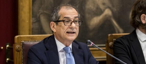 Tria non ce la più, è sotto pressione Tria non ce la più, è sotto pressione
