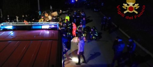 Tragedia in una discoteca a Corinaldo, in provincia di Ancona: in discoteca sei morti e oltre 120 feriti, 12 gravi.